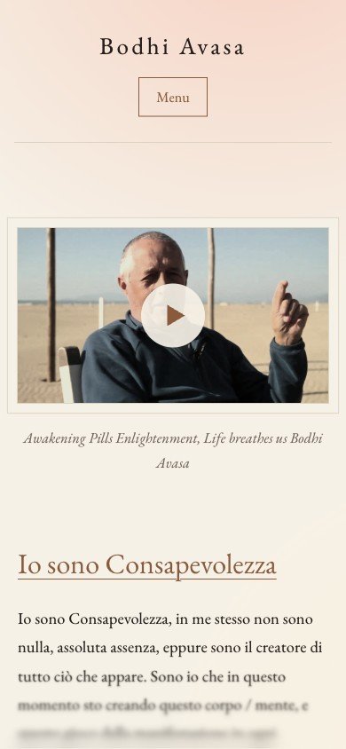 Homepage del sito bodhiavasa.net su smartphone